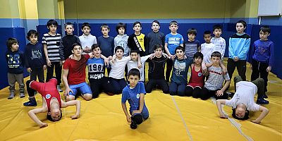 Ücretsiz Spor Okulları Ata Sporu güreşi sevdiriyor