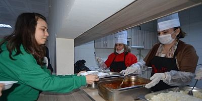 Üniversite öğrencilerine Anne Eli