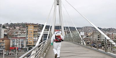 Üstgeçitler düzenli olarak dezenfekte ediliyor