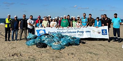 Uzunkum sahilinde 315 kg ve 1642 parça atık toplandı