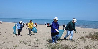 Uzunkum Sahilinde kıyı temizliği yapıldı