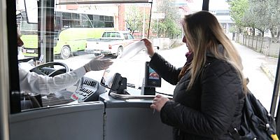 Vatandaşlara 25 bin maske dağıtıldı