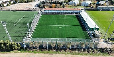 Vinsanda yeni futbol sahası gün sayıyor