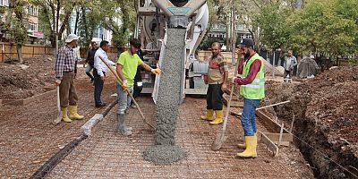 YENİ CUMA PARKI’NDA ÇALIŞMALAR TÜM HIZIYLA DEVAM EDİYOR