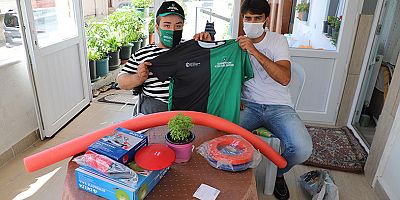 Yürüme engelli Umutcana Forma hediyesi